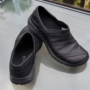 Merrells soft leatherslip ons size 6.5